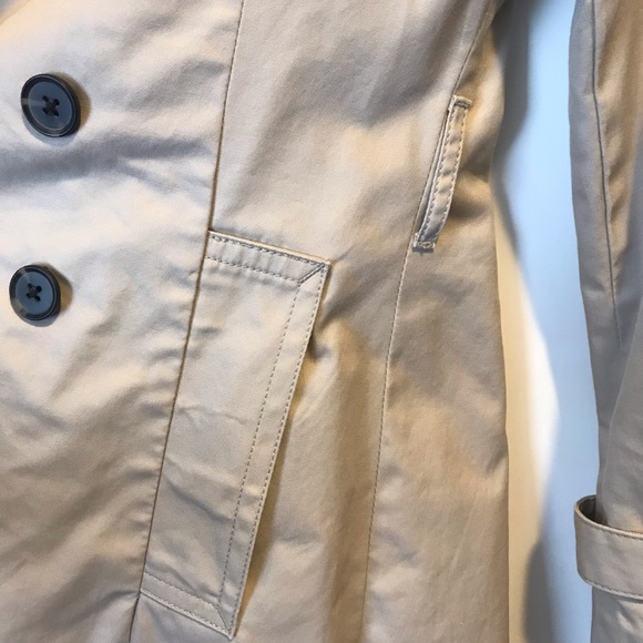 Banana Republic Trench Coat - Picture 3 of 9